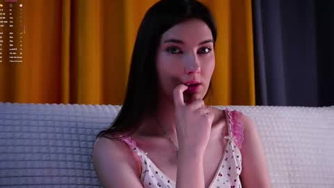 Snapshot of sandili chatting on March 10, 1:32 am Isabel but you can call me Bella online show from March 10, 1:32 am