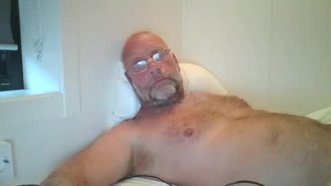 sandnesrune523 online show from September 17, 5:09 am