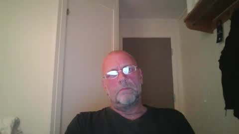 sandnesrune523 online show from October 20, 5:46 pm