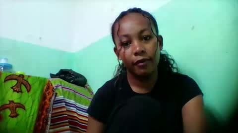 Snapshot of sandra1253099 chatting on December 17, 6:30 am sandra1253099 online show from December 17, 6:30 am