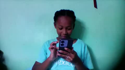 Snapshot of sandra1253099 chatting on January 15, 8:19 am sandra1253099 online show from January 15, 8:19 am