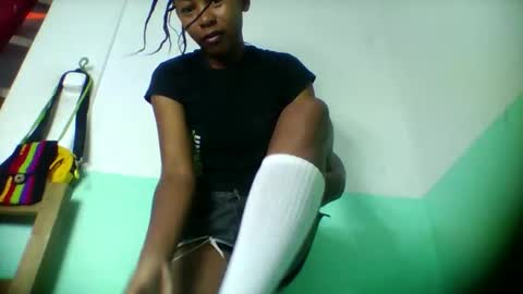 Snapshot of sandra1253099 chatting on February 27, 6:02 am sandra1253099 online show from February 27, 6:02 am