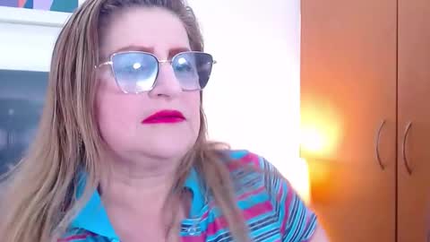 SANDRA online show from October 11, 10:47 am