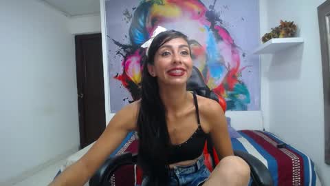 sandra  online show from May 4, 3:13 am