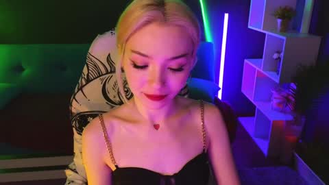 Sandy  online show from February 2, 1:02 am