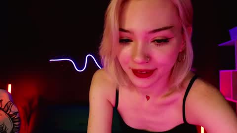 Sandy  online show from February 2, 4:05 am