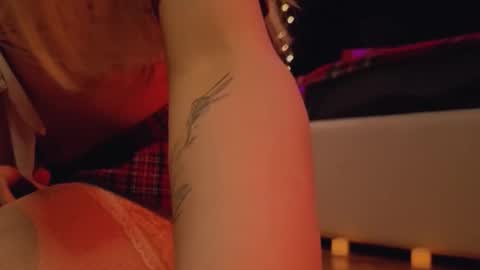 Snapshot of sandraboyl chatting on December 19, 2:40 am Sandy online show from December 19, 2:40 am