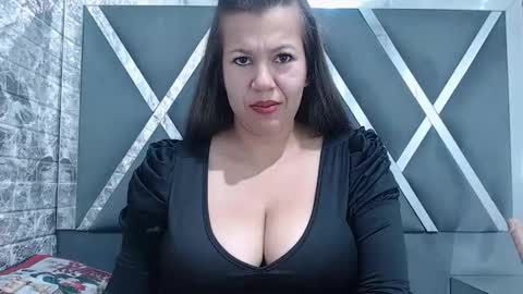 sandraclarkx69 online show from January 7, 2:30 pm