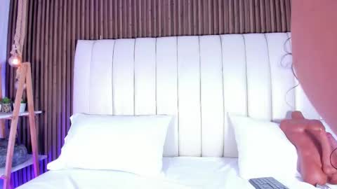 Sandra online show from February 7, 1:20 am