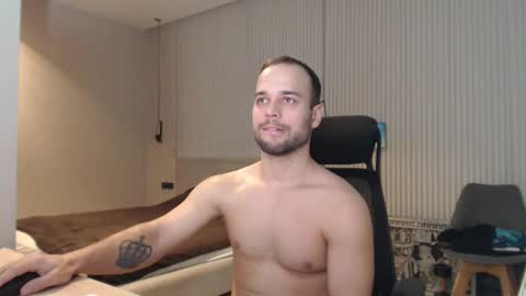 DeAlex online show from March 11, 1:34 pm