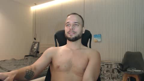 DeAlex online show from October 25, 5:40 pm