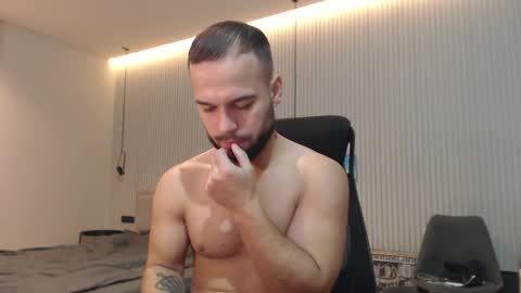 DeAlex online show from November 17, 9:37 am