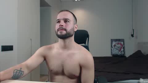 Snapshot of sandro_best chatting on December 22, 10:51 pm DeAlex online show from December 22, 10:51 pm