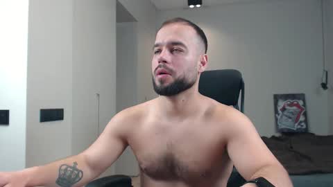 Snapshot of sandro_best chatting on February 24, 9:29 am DeAlex online show from February 24, 9:29 am