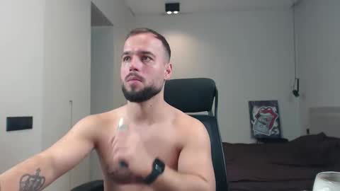 Snapshot of sandro_best chatting on February 27, 12:27 pm DeAlex online show from February 27, 12:27 pm