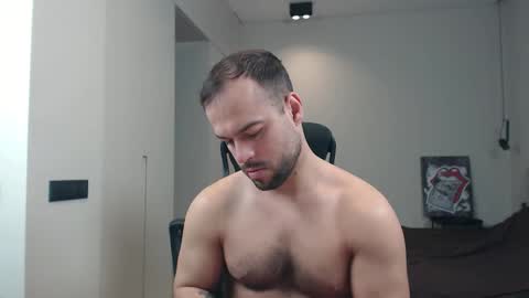 Snapshot of sandro_best chatting on March 17, 10:18 am DeAlex online show from March 17, 10:18 am