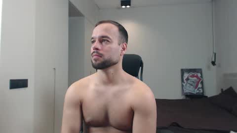 Snapshot of sandro_best chatting on March 19, 11:03 am DeAlex online show from March 19, 11:03 am