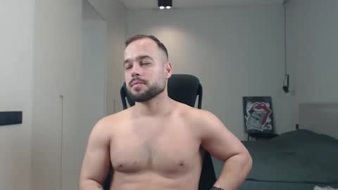 Snapshot of sandro_best chatting on March 23, 10:30 am DeAlex online show from March 23, 10:30 am