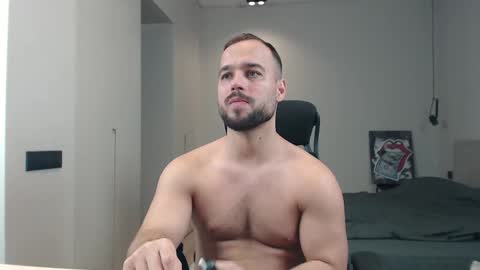 Snapshot of sandro_best chatting on March 28, 12:38 pm DeAlex online show from March 28, 12:38 pm