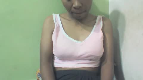 Snapshot of sandy735579 chatting on February 6, 4:17 am sandy735579 online show from February 6, 4:17 am