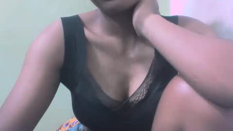 Snapshot of sandy735579 chatting on February 18, 6:20 am sandy735579 online show from February 18, 6:20 am