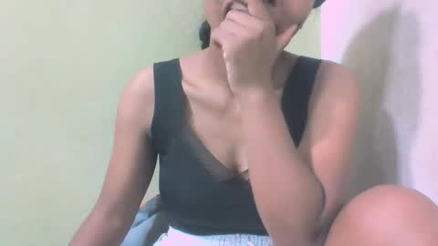 Snapshot of sandy735579 chatting on February 21, 6:47 am sandy735579 online show from February 21, 6:47 am