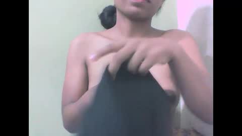 Snapshot of sandy735579 chatting on March 1, 5:20 am sandy735579 online show from March 1, 5:20 am