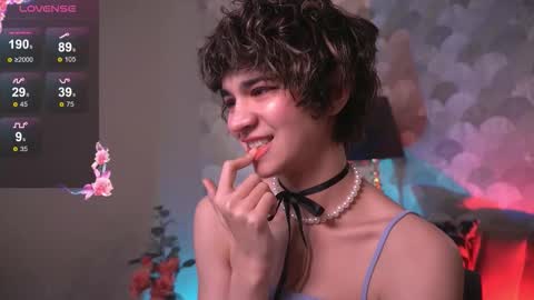 Viola  online show from November 17, 8:58 pm