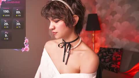 Viola  online show from November 25, 9:15 pm