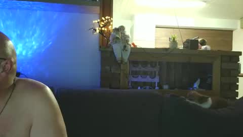 sanroom online show from December 19, 3:52 pm