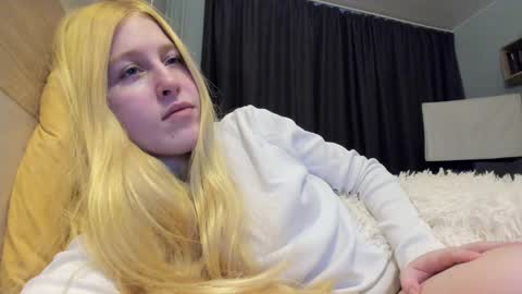 Lola online show from December 20, 7:12 am