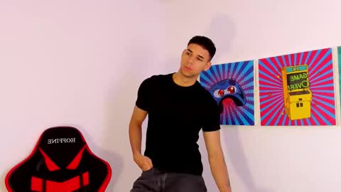 Snapshot of santana_maximo chatting on February 20, 12:38 pm Maximo Santana online show from February 20, 12:38 pm