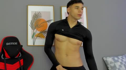 Snapshot of santana_maximo chatting on June 4, 2:01 pm Maximo Santana online show from June 4, 2:01 pm