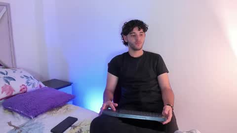 Snapshot of santi700948 chatting on March 29, 4:56 am santi700948 online show from March 29, 4:56 am