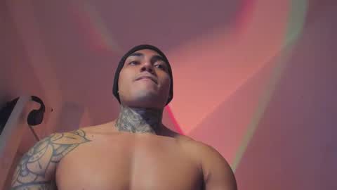 Santi Ferrer online show from December 17, 1:00 am