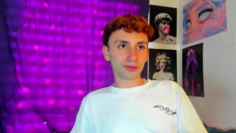 Snapshot of santi_mateo chatting on December 19, 9:11 pm Santi online show from December 19, 9:11 pm