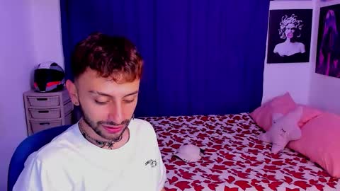 Snapshot of santi_mateo chatting on February 26, 3:38 am Santi online show from February 26, 3:38 am