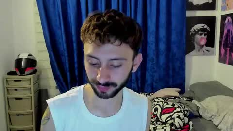 Snapshot of santi_mateo chatting on March 24, 4:39 am Santi online show from March 24, 4:39 am