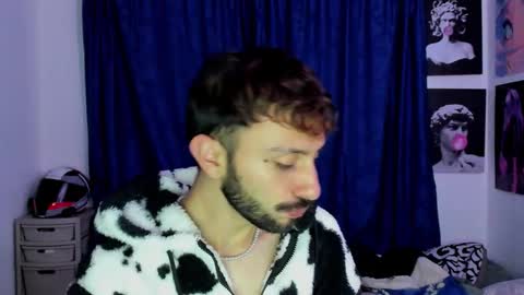 Snapshot of santi_mateo chatting on March 29, 4:01 am Santi online show from March 29, 4:01 am