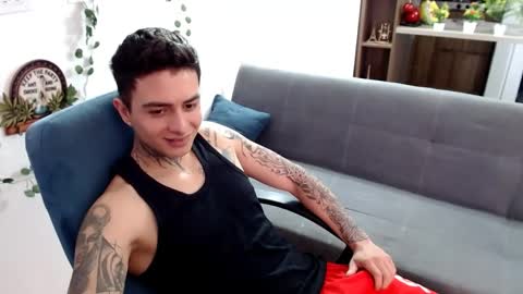 santi_ss online show from April 7, 3:01 pm