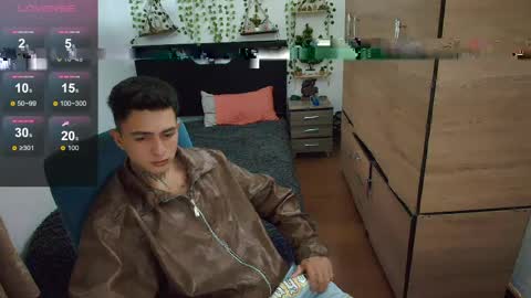 santi_ss online show from April 21, 1:42 am