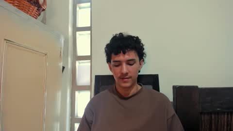 santi_twink19 online show from October 15, 7:25 pm