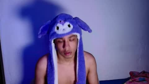 santi online show from March 22, 6:33 pm