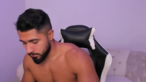 santiago_huntt online show from March 25, 8:04 pm