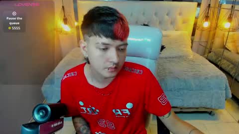 SANTIAGO  online show from April 14, 11:11 pm