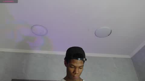 Santiiiiii  online show from March 16, 2:10 pm