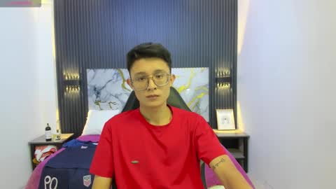 santiago_russo18 online show from February 13, 7:54 pm