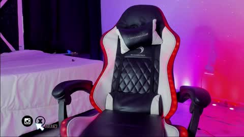 Santi Reyes online show from February 14, 4:47 am