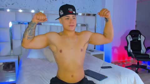 Santi Reyes online show from November 7, 1:49 am