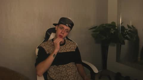 Julius Novachrono  online show from September 14, 4:33 am